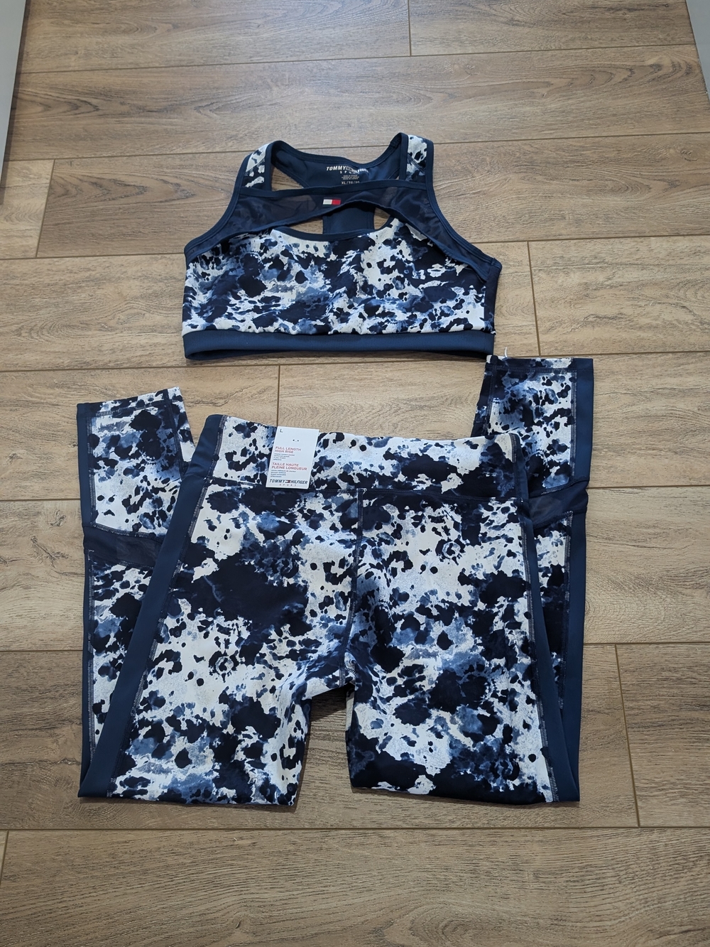Tommy Hilfiger Black and White Printed Sports Bra & Leggings Set